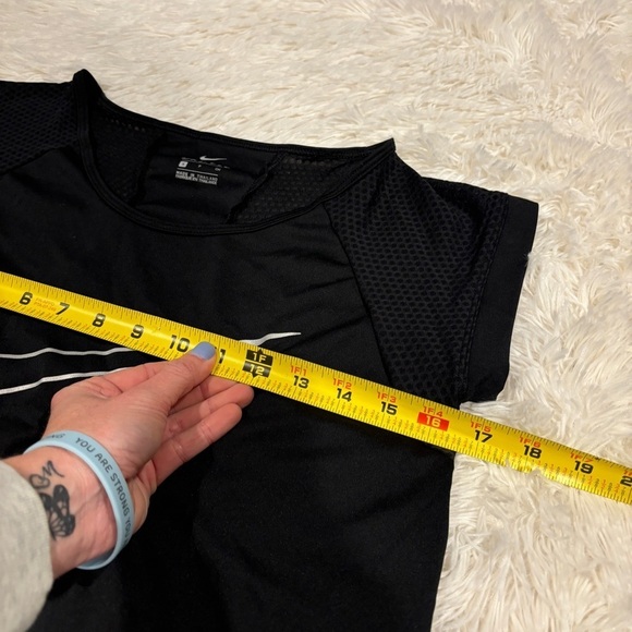 Nike Woman’s Miler Running Dri Fit Top mesh sleeve size small - Picture 4 of 13
